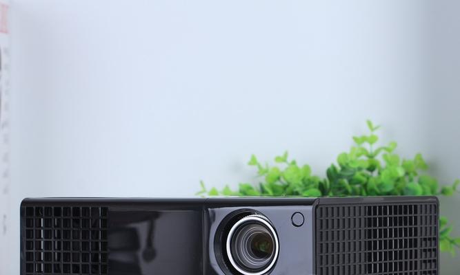 解决宏基投影仪黑屏的常见问题（宏基投影仪黑屏原因及排除方法）